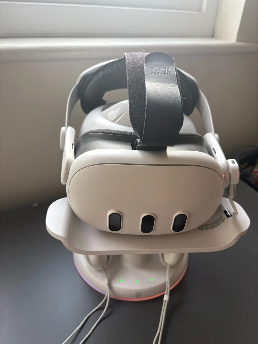 Meta Quest 3 + kiwi design strap + Charging dockk - Image 2