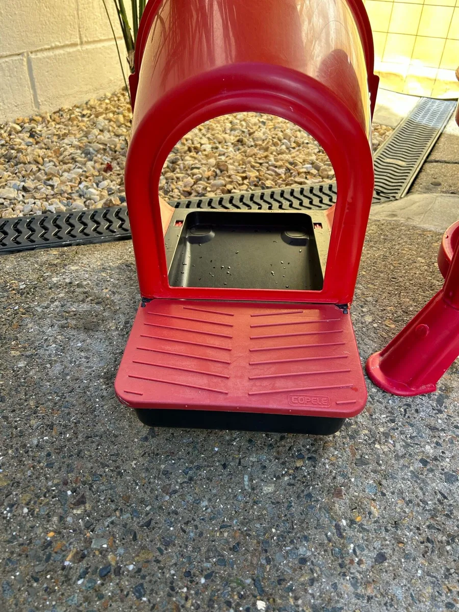 Plastic Nesting box  &  30L Poultry Drinker - Image 3