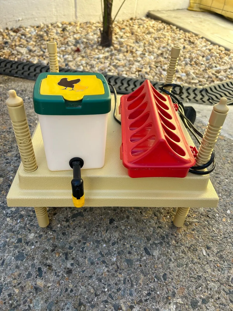 Plastic Nesting box  &  30L Poultry Drinker - Image 4