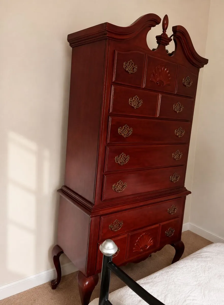 Vintage Chest of Drawers - Image 4