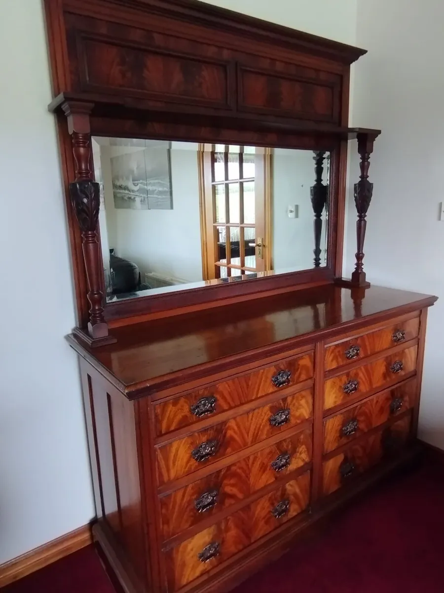 Large antique sideboard - Image 1