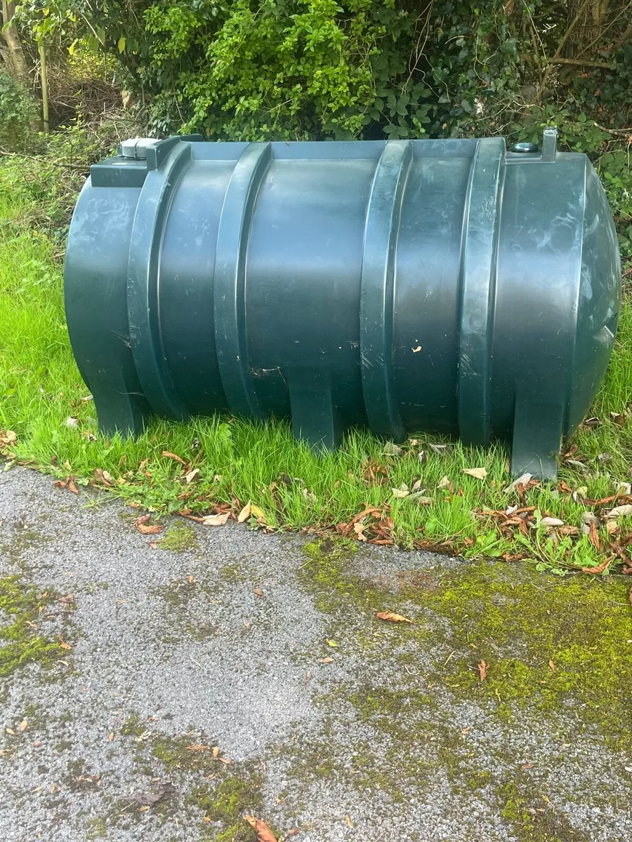 Oil tank