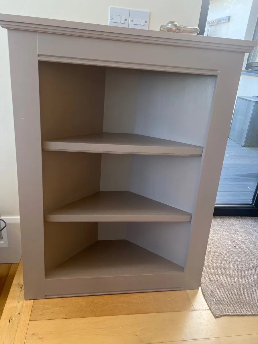 Wooden shelf - Image 1