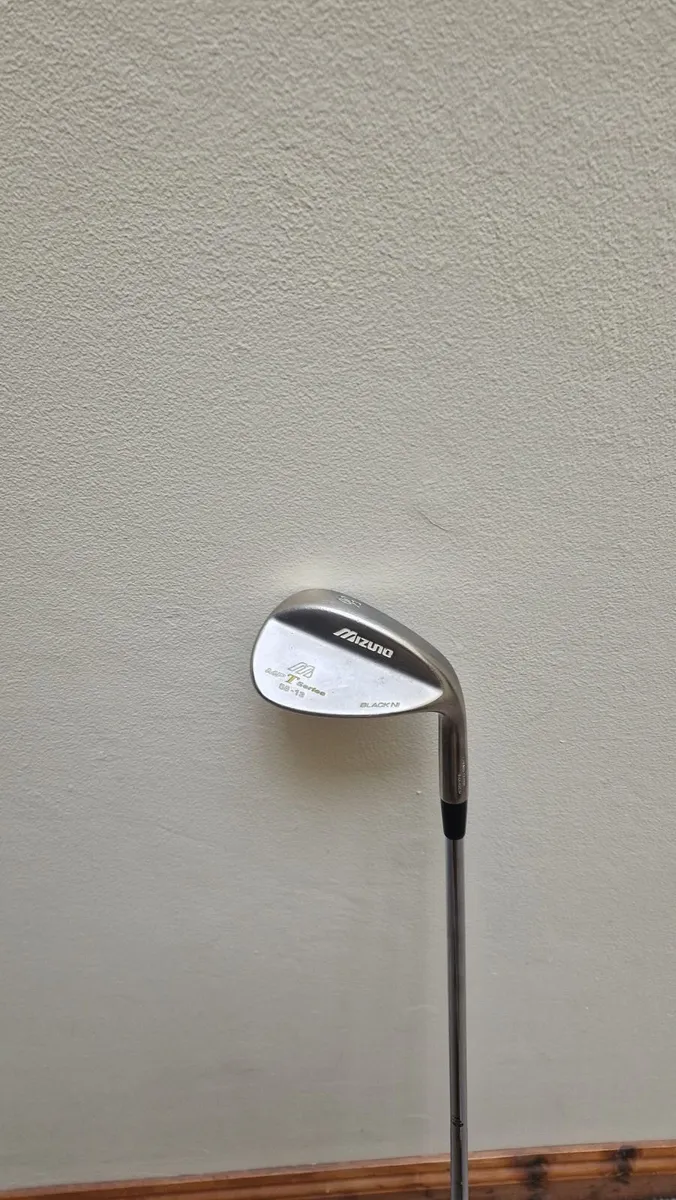 Mizuno MP-T Series BLACK Ni 56 degree Sand Wedge - Image 1
