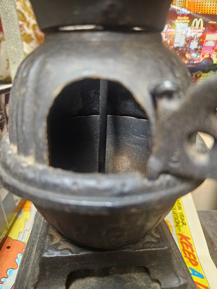 Miniature Cast Iron Stove - Image 3