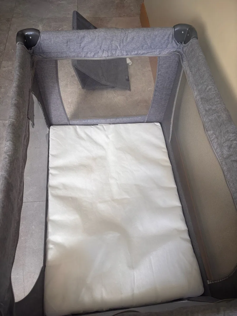 Baby elegance travel cot - Image 4