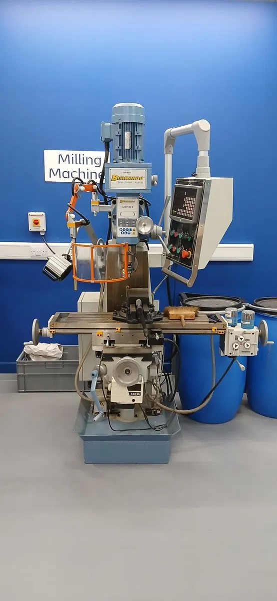 Milling Machine 3-Axis digital readout - Image 1