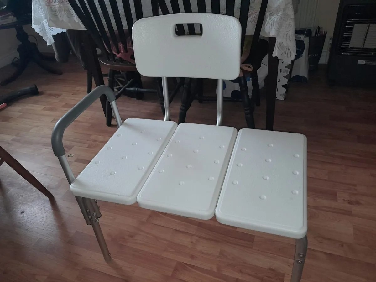 Shower seat - Image 1