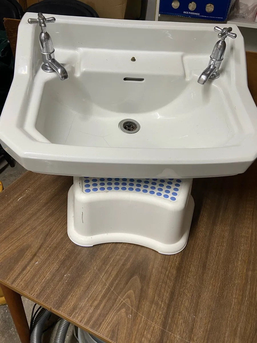 Washand basin for sale - Image 2