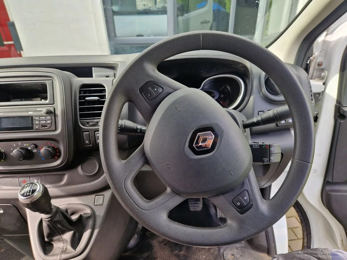 Renault Trafic 2021 - Image 2