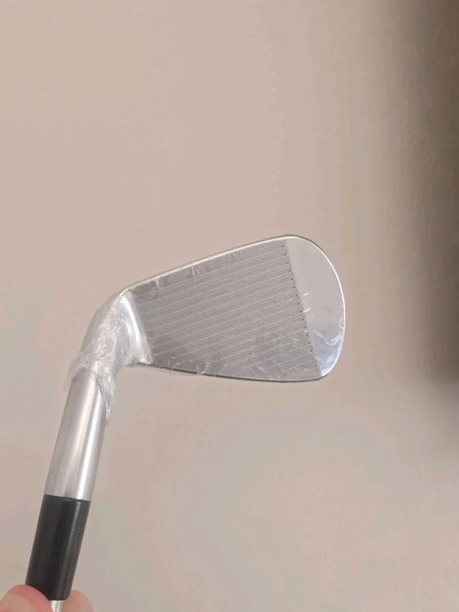 Srixon zx7 8 iron - Image 3
