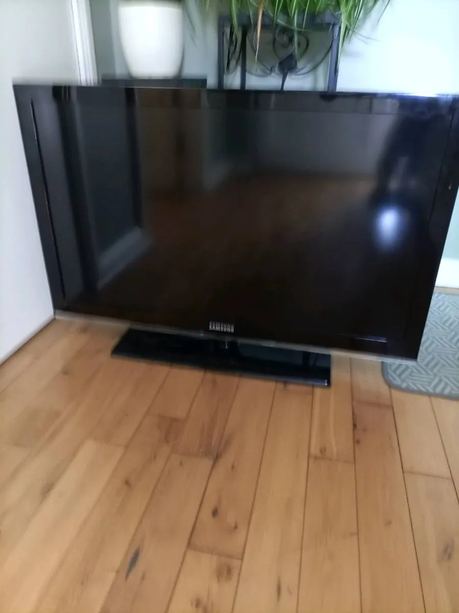T.v - Image 1