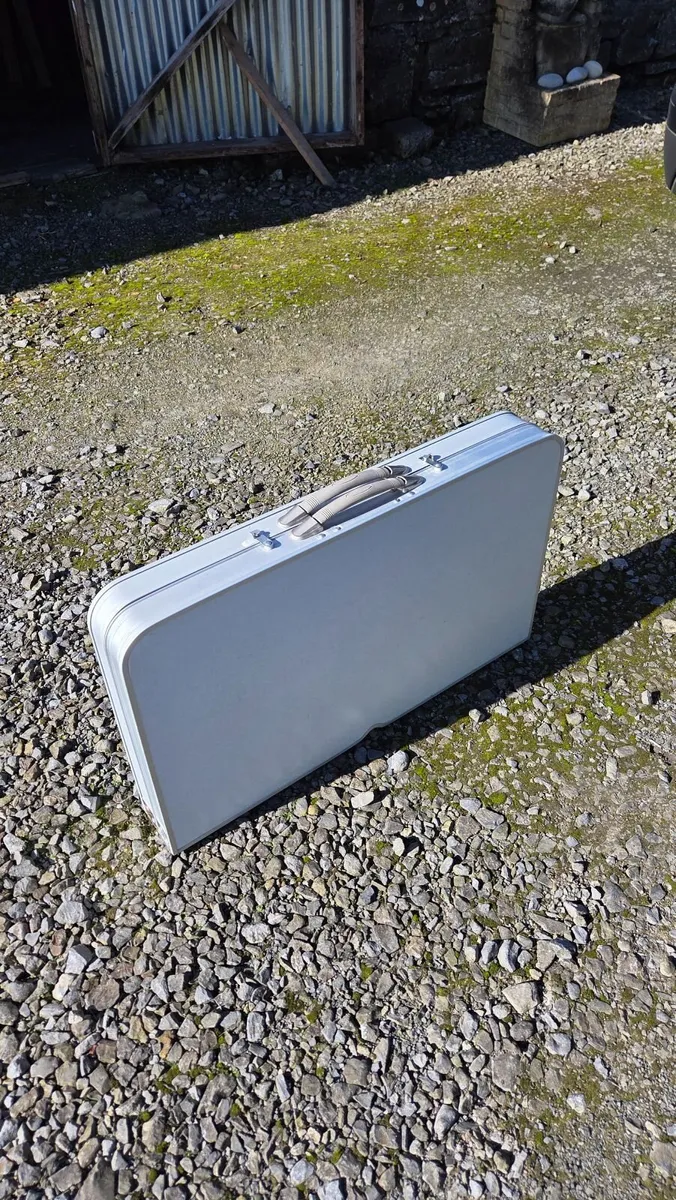 Camping table... - Image 3