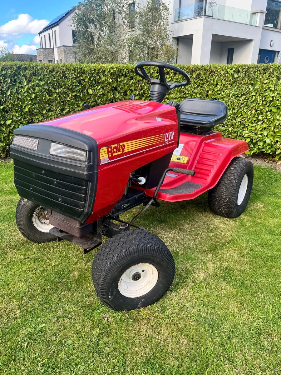 Garden tractor - Image 1