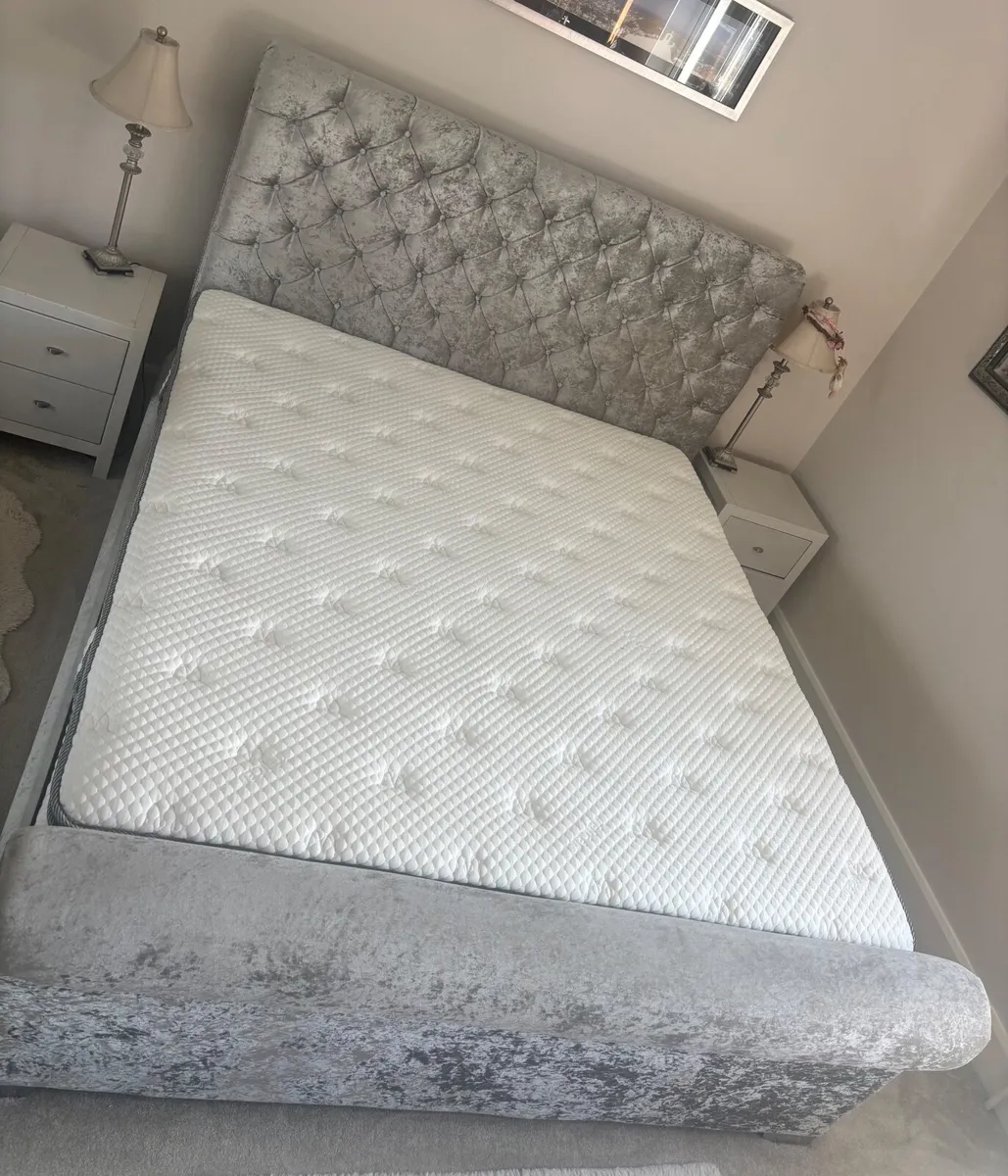 Super king bed  crushed velvet - Image 4