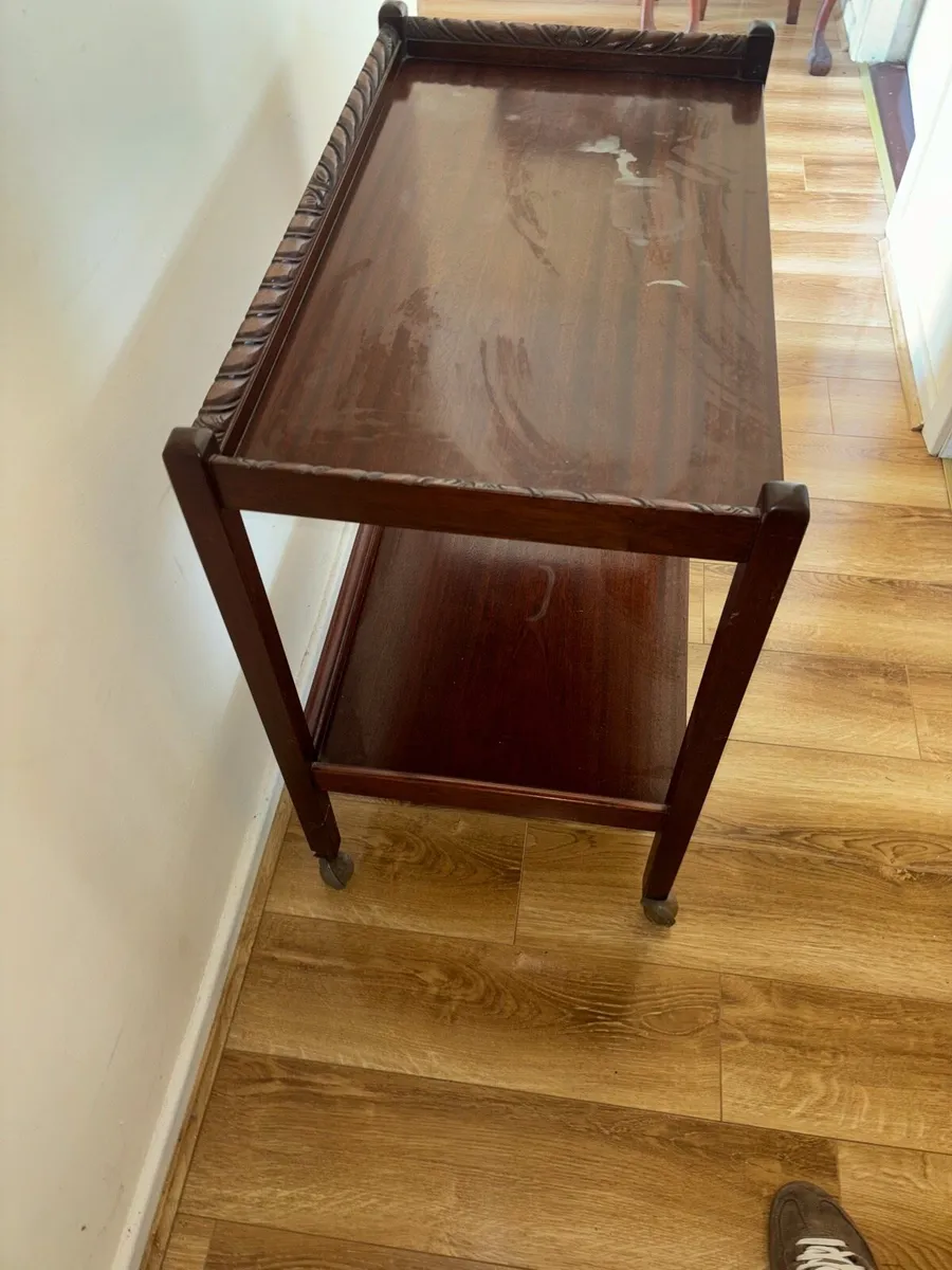 Solid wooden table with wheels - Image 2