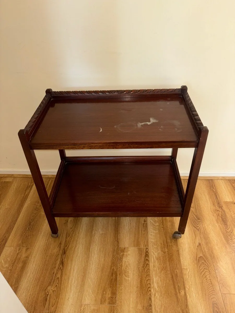 Solid wooden table with wheels - Image 1