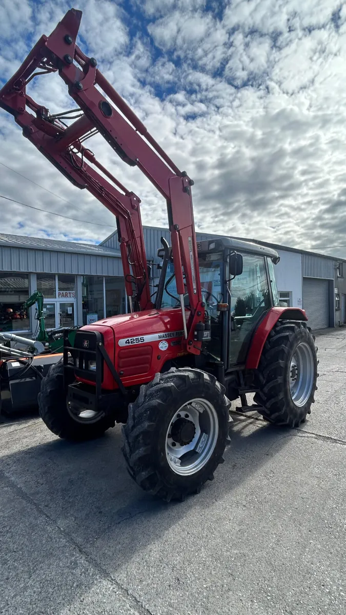 MF 4255 and Loader - Image 3