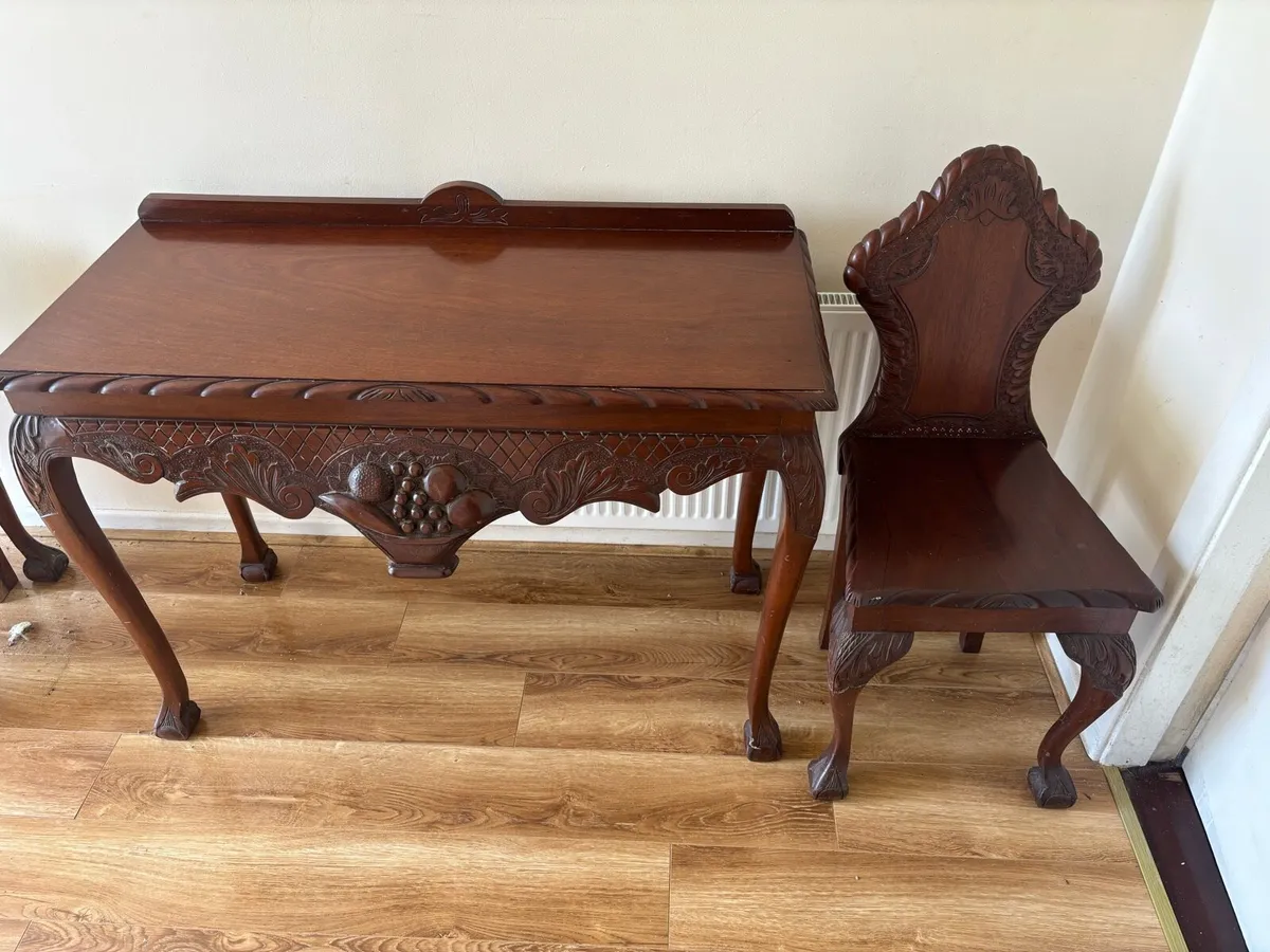 Solid wooden mahogany table and chair - Image 2