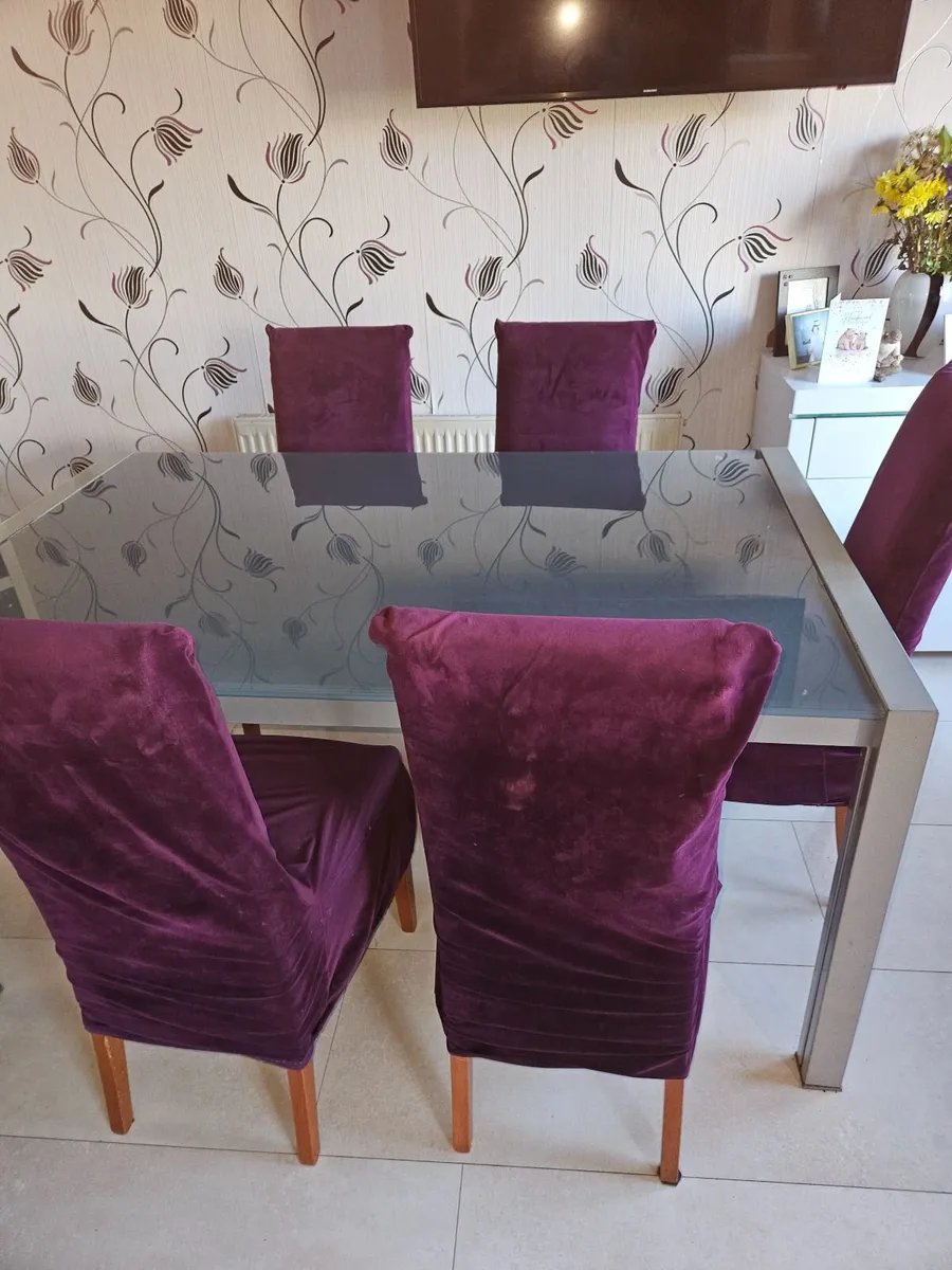 Dining table and  6 chairs - Image 2