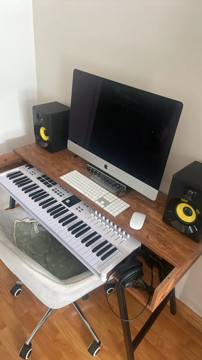 Music studio - Image 1