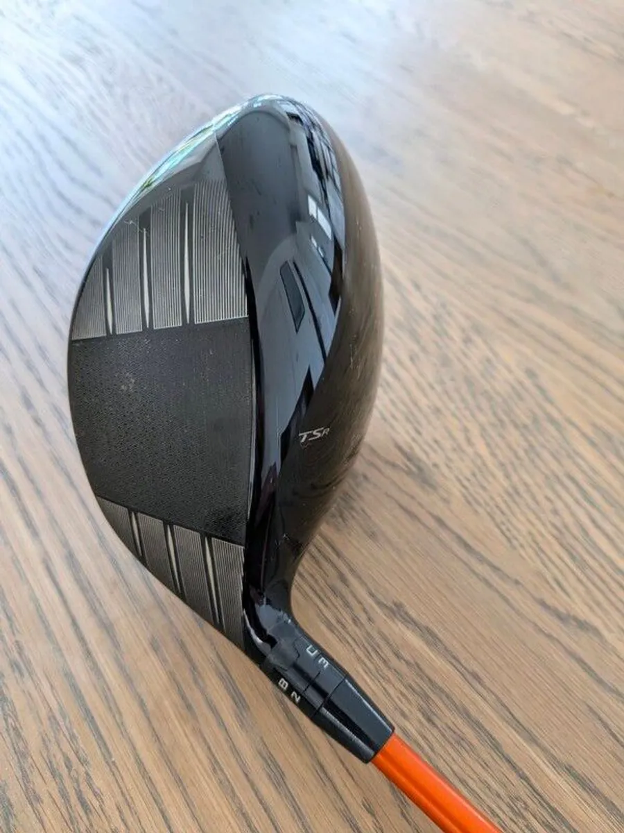 Titleist TSR2 9.0 degree w/Tour AD shaft - Image 2