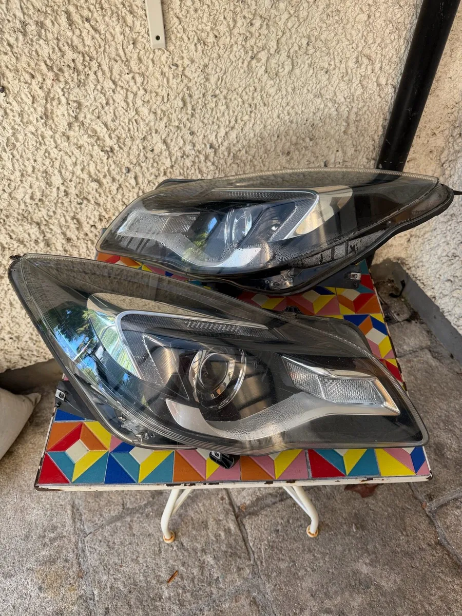 Opel Insignia Headlights - Matched Pair - Moisture - Image 1