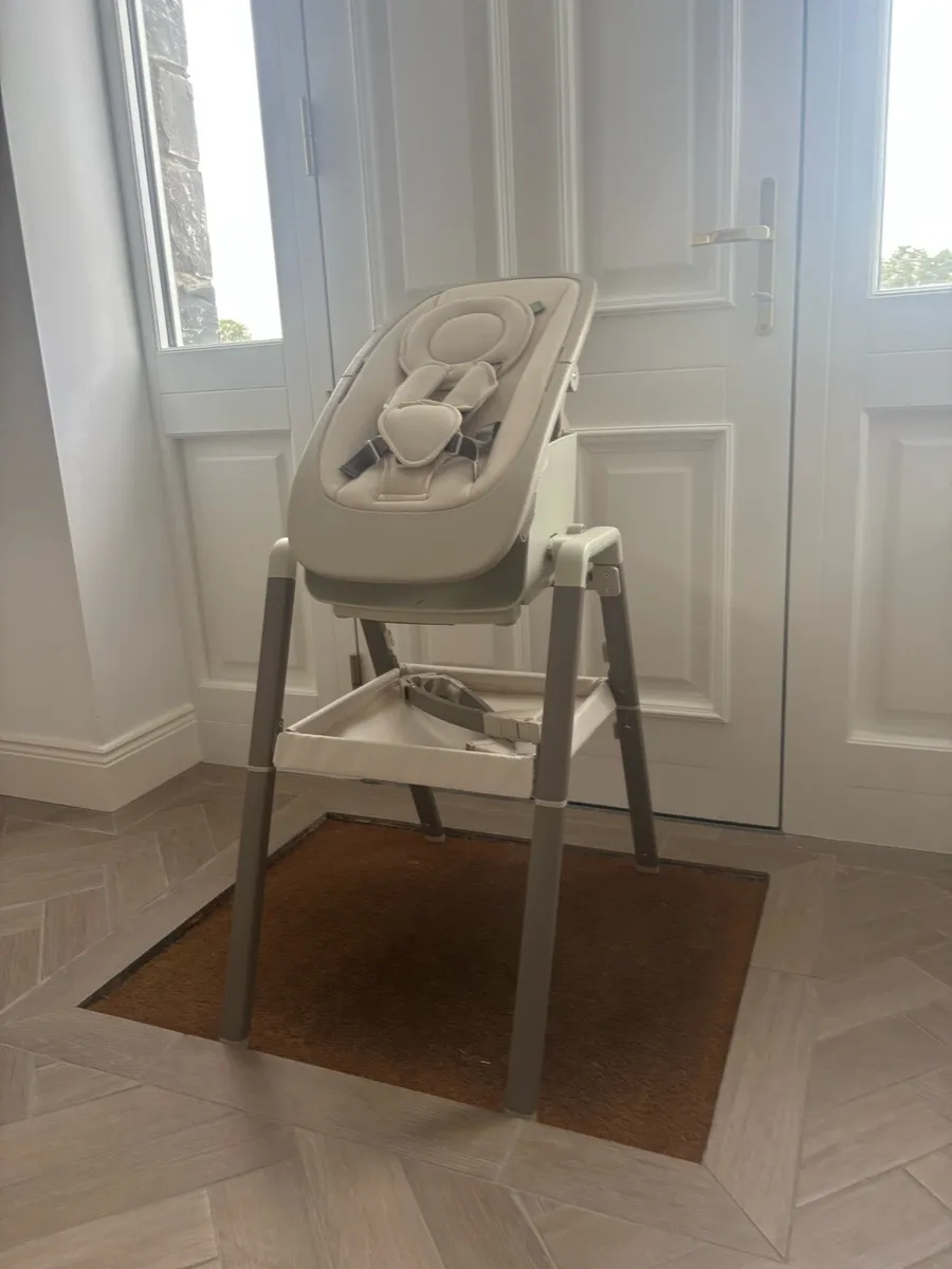 High chair - Image 1