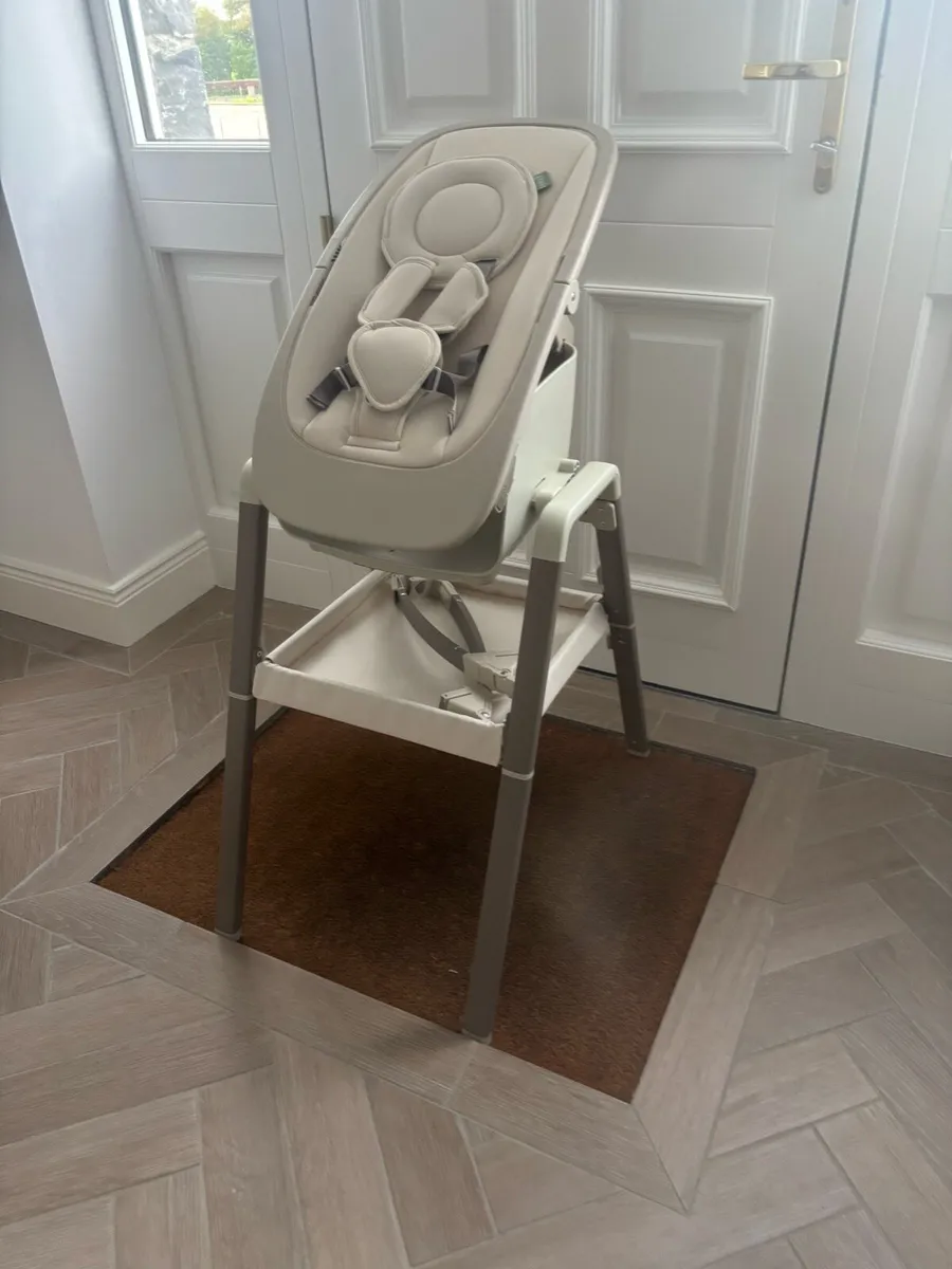 High chair - Image 2