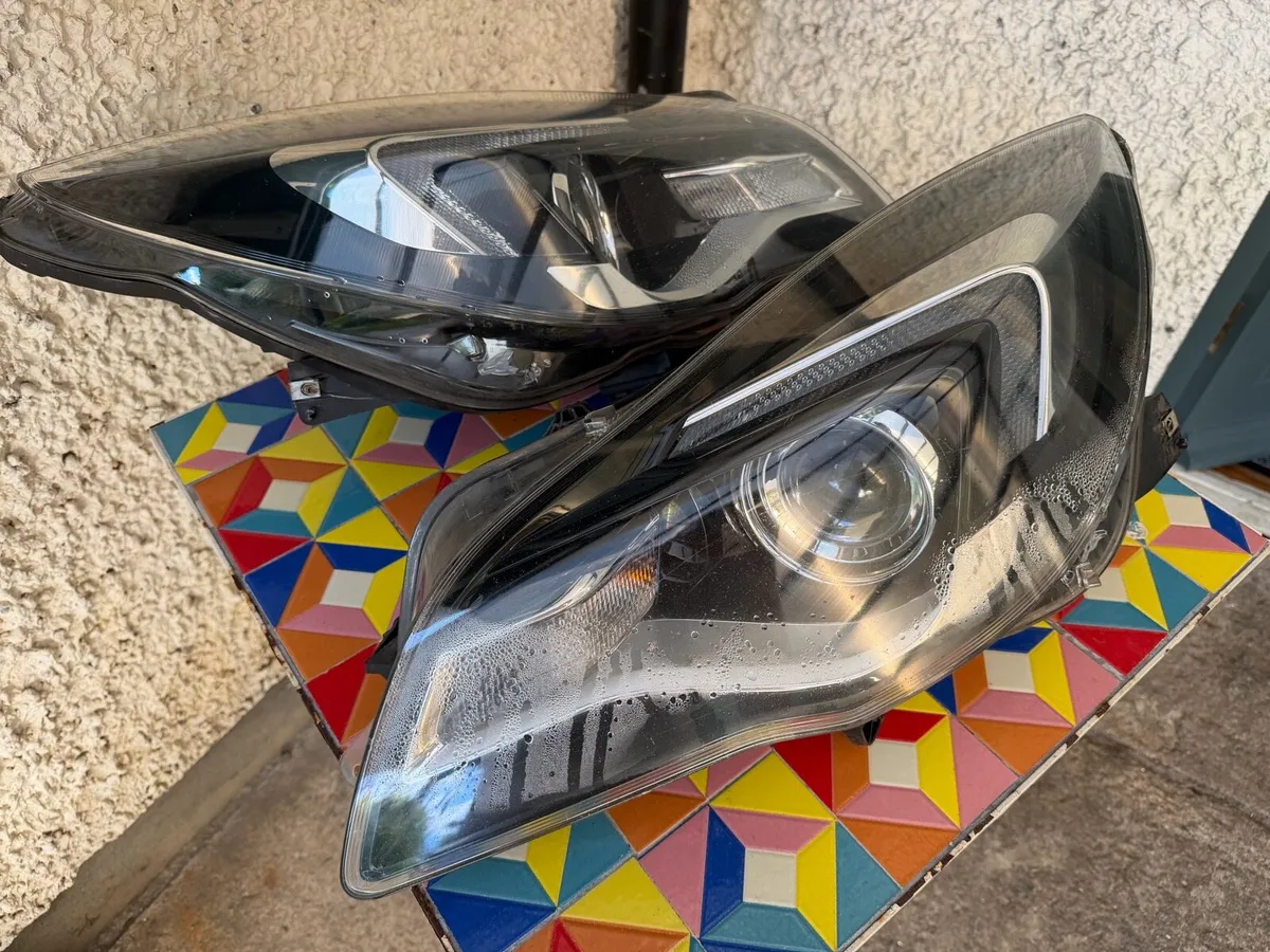 Opel Insignia Headlights - Matched Pair - Moisture - Image 2