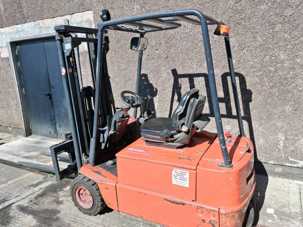 Forklift - Image 4