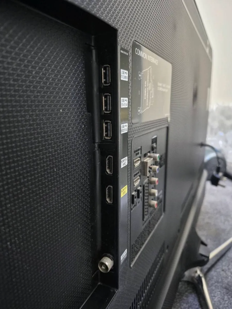 Samsung TV - Image 2