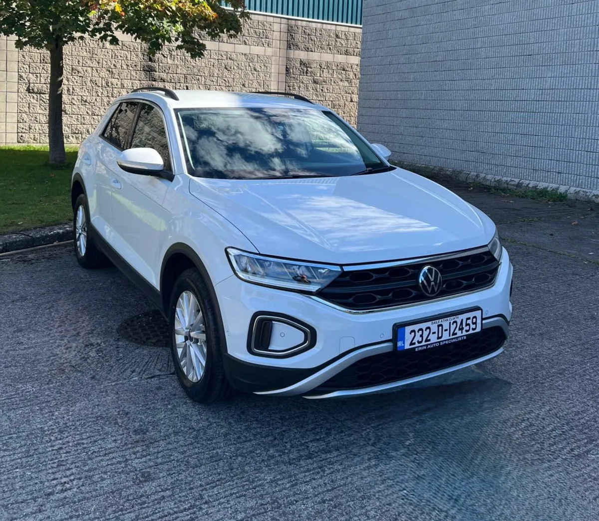 232 Volkswagen T-Roc Commercial - Image 1