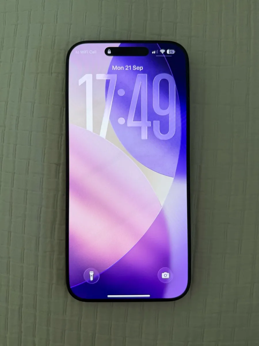 iPhone 16 Pro Max - Image 1