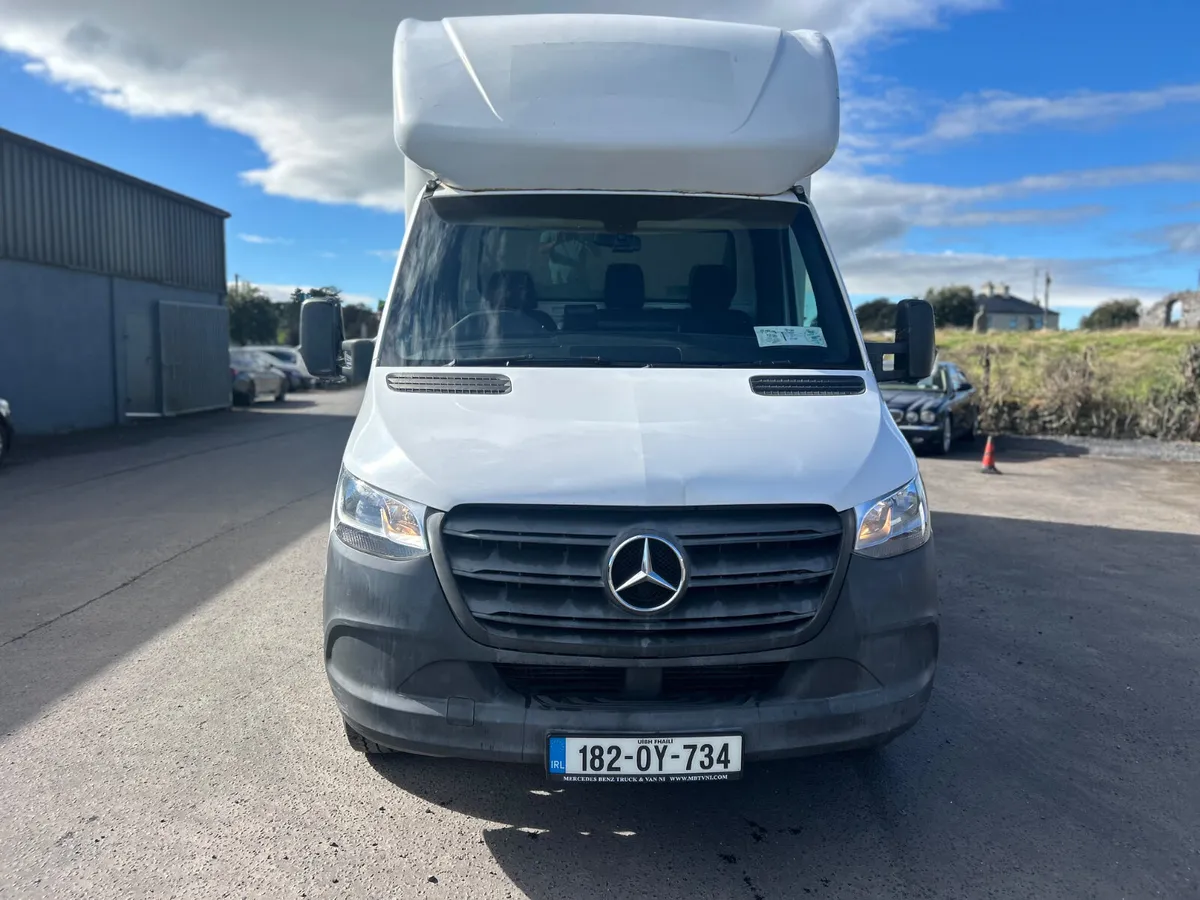 Mercedes-Benz Sprinter Luton body - Image 4