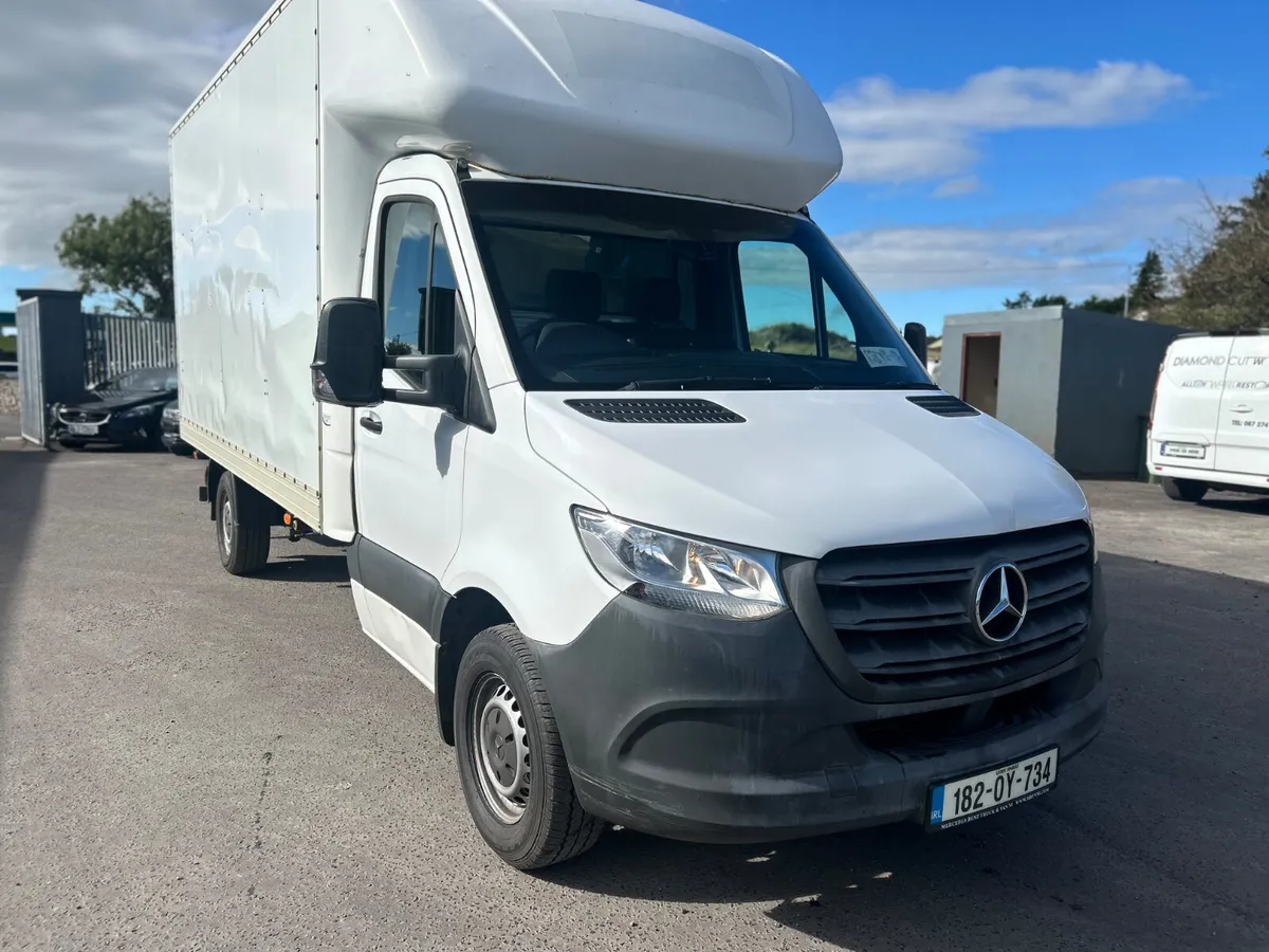 Mercedes-Benz Sprinter Luton body - Image 3
