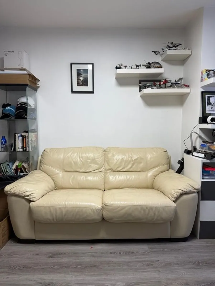 sofa - Image 1