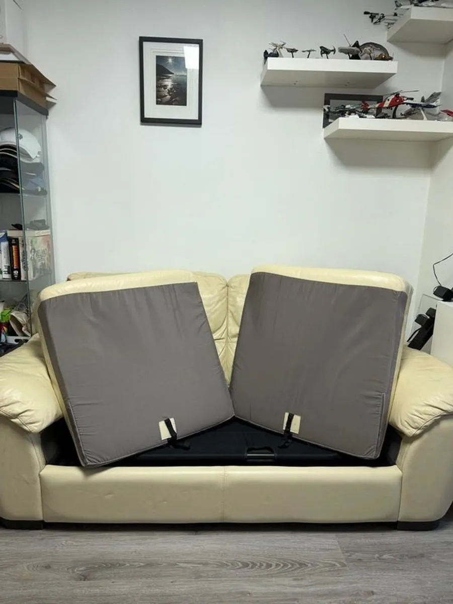 sofa - Image 2