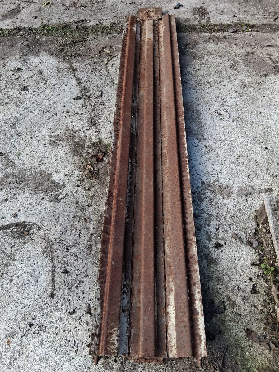 Steel concrete 3 way H post mould - Image 1