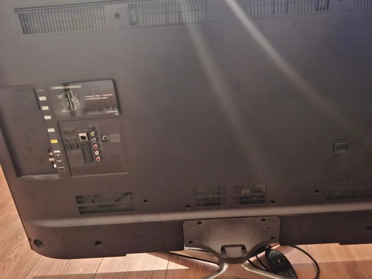 48" Samsung 1080p Smart TV Model UE48H6500ST - Image 2