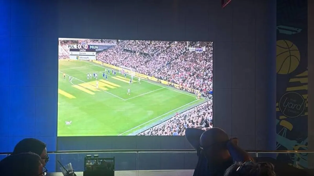 48" Samsung 1080p Smart TV Model UE48H6500ST - Image 4