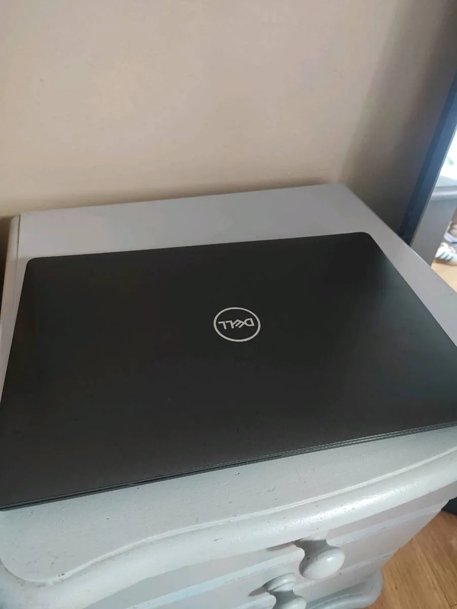 Dell Latitude 5501 Laptop i7 16gb - Image 4