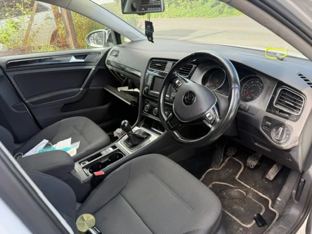 2014 VOLKSWAGEN GOLF 1.6L-D - Image 3