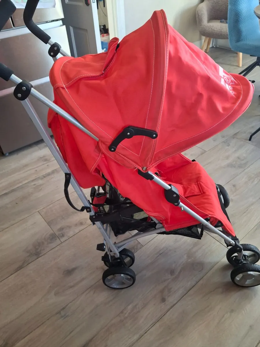 Lightweight Buggy/Stroller. Very good condition. - Image 3