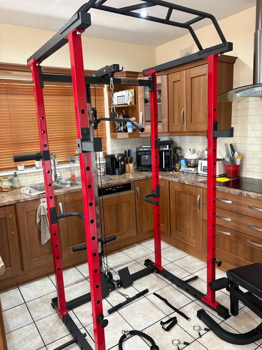BEAUTIFUL GYM WEIGHTLIFTING COMPLETE GYM SET!! - Image 2