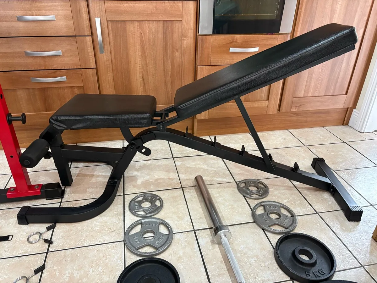 BEAUTIFUL GYM WEIGHTLIFTING COMPLETE GYM SET!! - Image 4