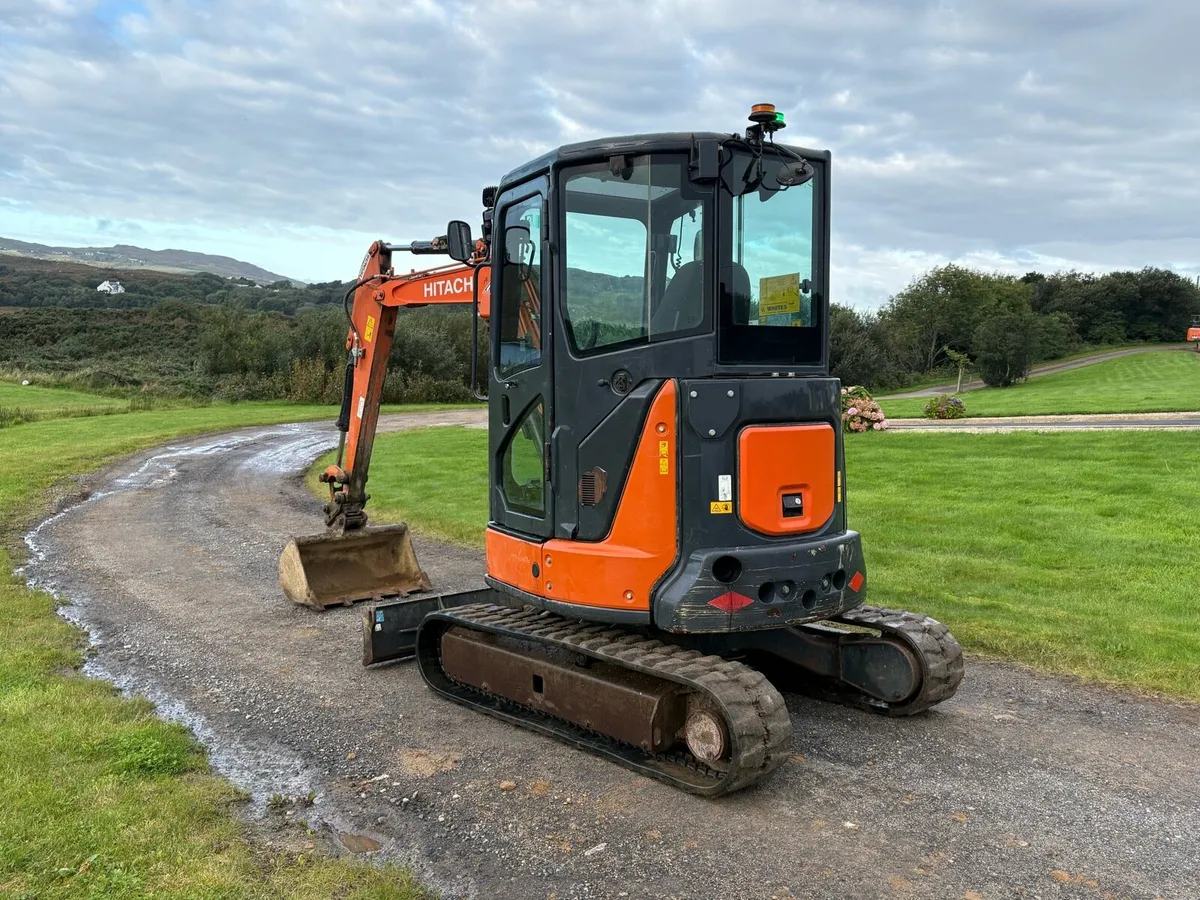 2020 Hitachi 33u - Image 1