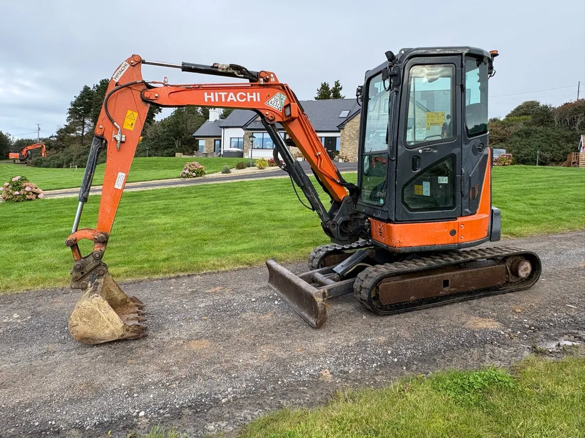 2020 Hitachi 33u - Image 3