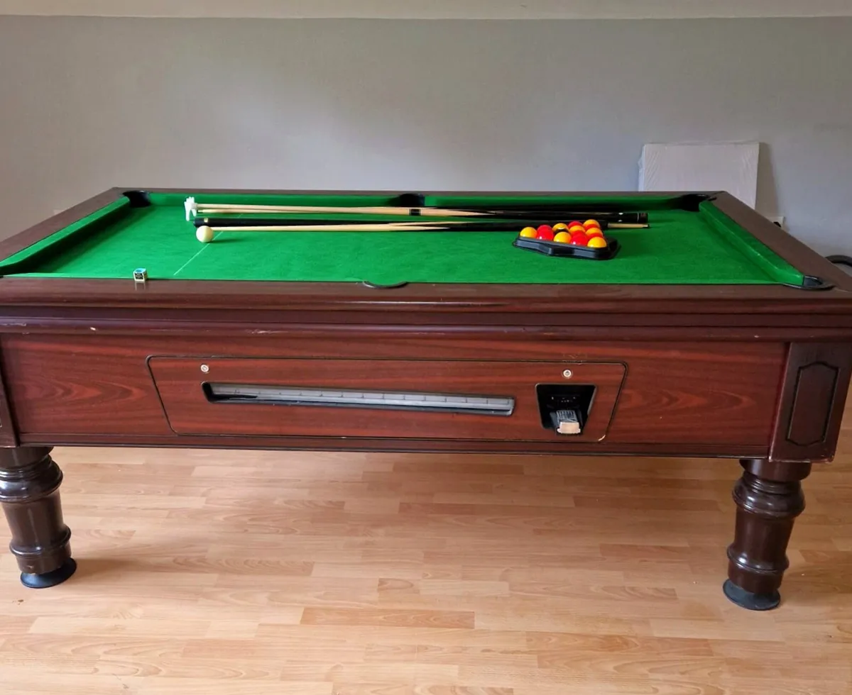supreme prince 7x4 pool table,  just covered - Image 2