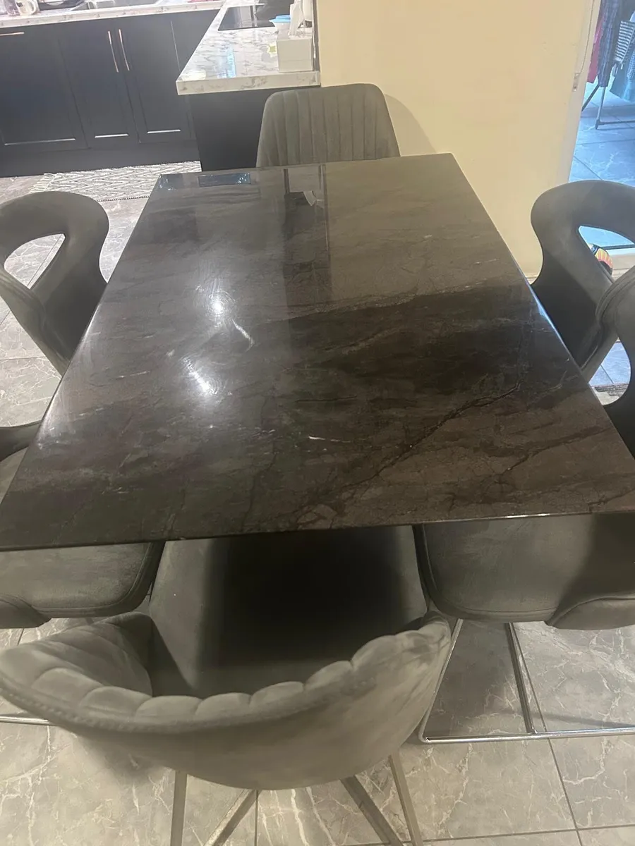 Dinning table and chairs - Image 4